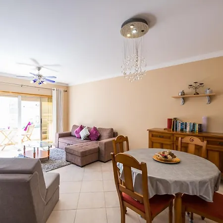 Praia Da Rocha 2 Bed Spacious דירה